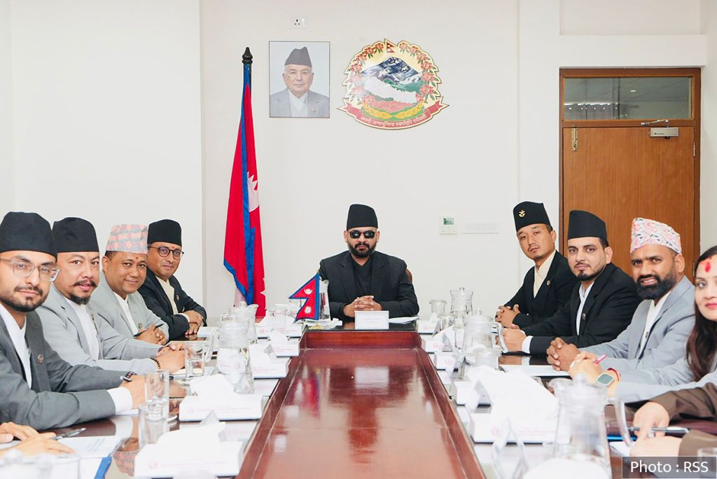 मन्त्रिपरिषद् बैठक बस्दै