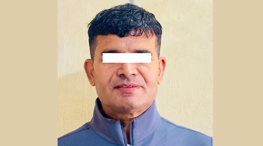 २१ हजार घुस लिँदै गर्दा काठमाडौं-३० का लेखा अधिकृत पक्राउ