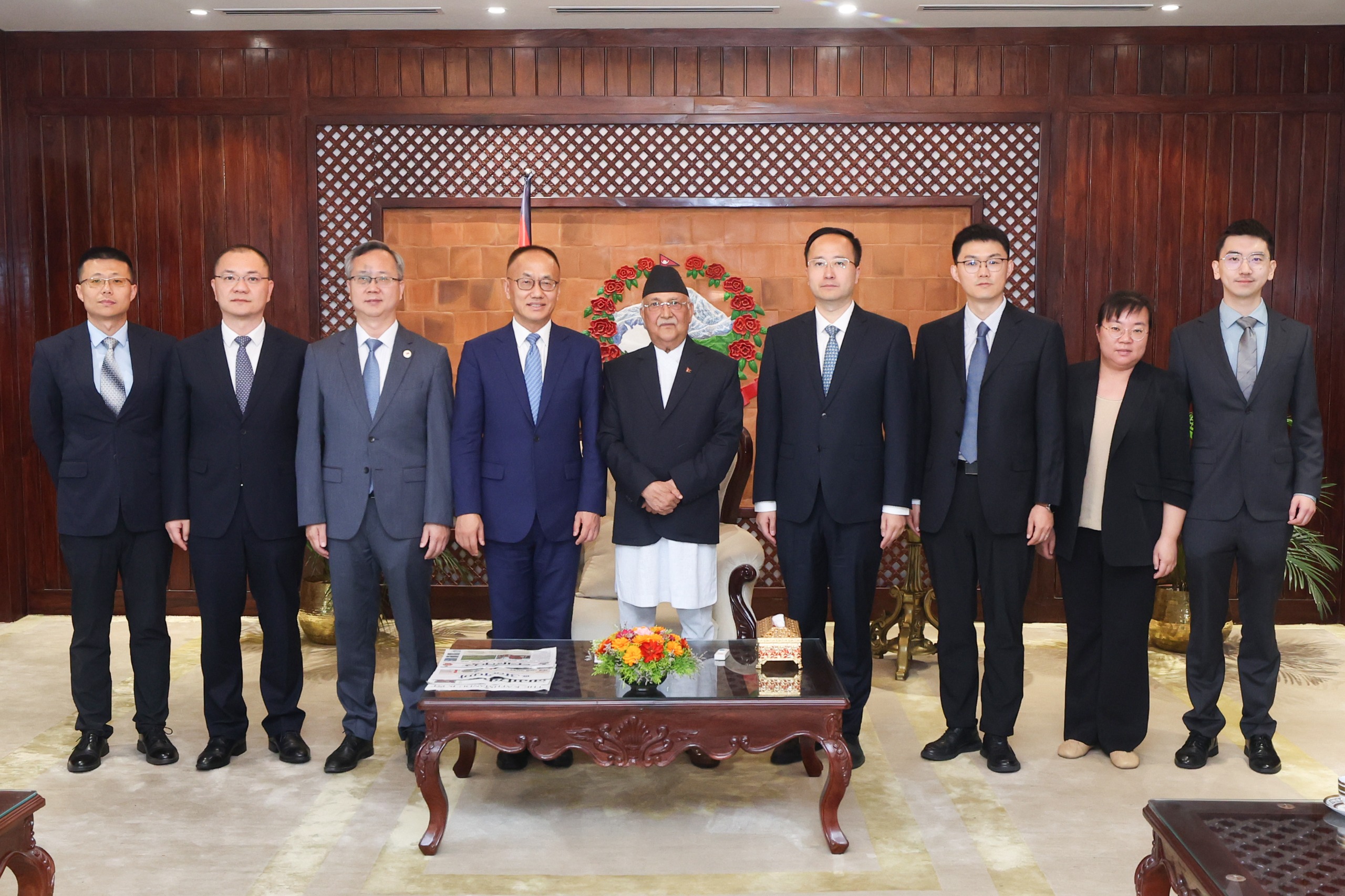 प्रधानमन्त्रीसँग चीनको अन्तर्राष्ट्रिय विकास सहायता नियोगका अध्यक्षको भेट